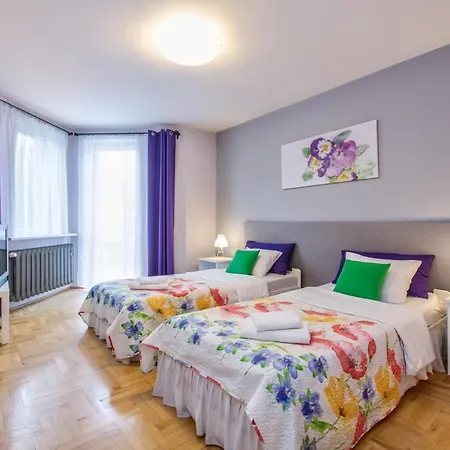 旅馆 The Secret Garden